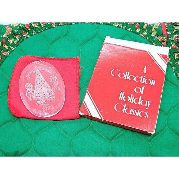 Vintage 1983 Acrylic Merry Christmas Kids on Christmas Morning Etched Ornament - Picture 6 of 9